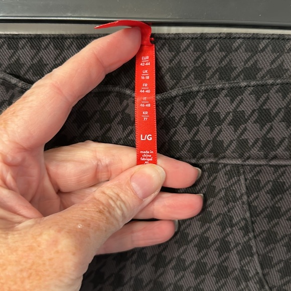 Spanx Houndstooth pants - Picture 3 of 5